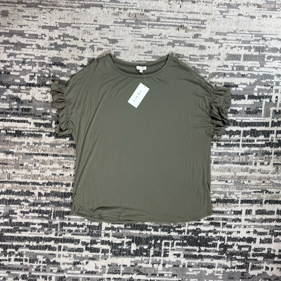New Laura Forest Green Ruffle Crop Sleeve Loose Crewneck T-Shirt - Picture 2 of 5